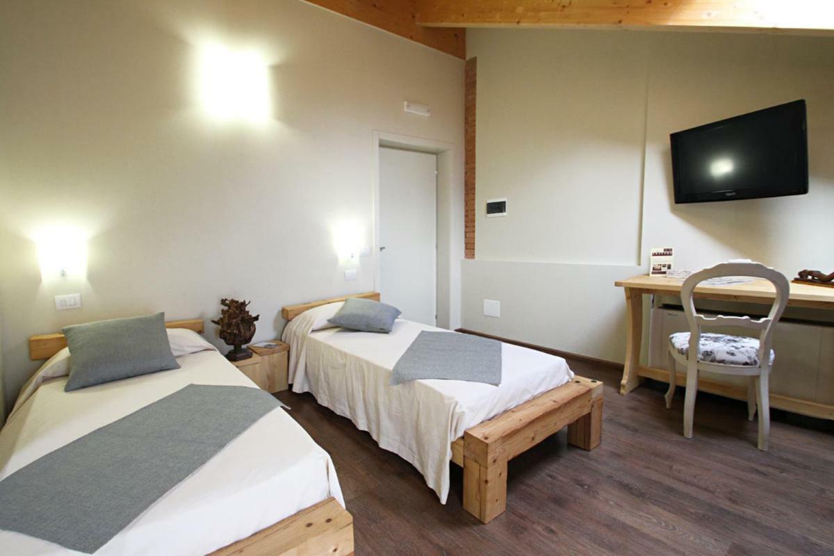 All'Albaro Agriturismo Salizzole Eksteriør bilde